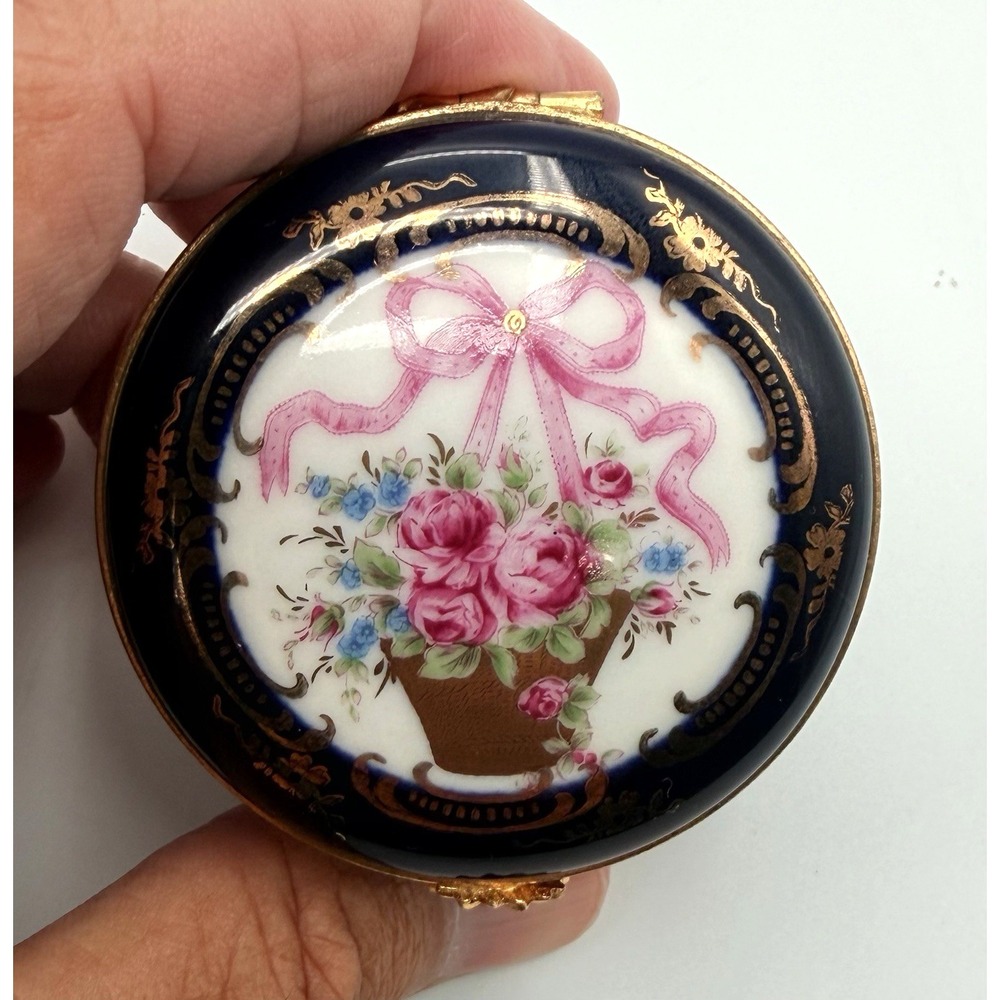 Limoges France Castel Classical Couple Small Trinket Box 22K Gold  And Cobalt